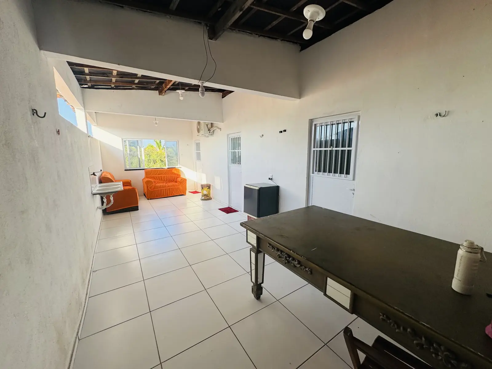 Fachada lateral da Pousada Brisa do Futuro